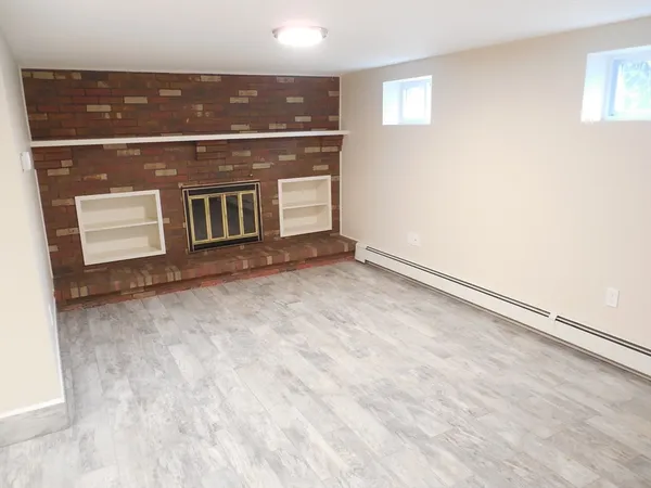 $4,000 | 166 Totten Pond Road, Waltham, MA 02451