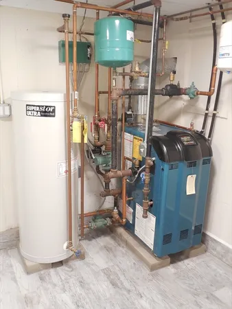 $4,000 | 166 Totten Pond Road, Waltham, MA 02451