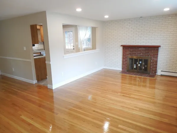 $4,000 | 166 Totten Pond Road, Waltham, MA 02451