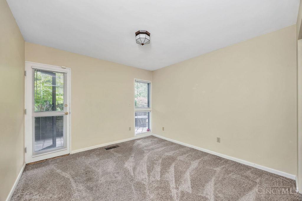 399 West Galbraith Road, Unit 101 Cincinnati, OH 45215 - Photo 15 of 35