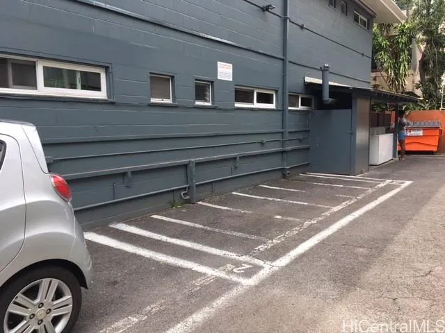 $1,200 | 242 Kaʻiulani Avenue, Honolulu, HI 96815