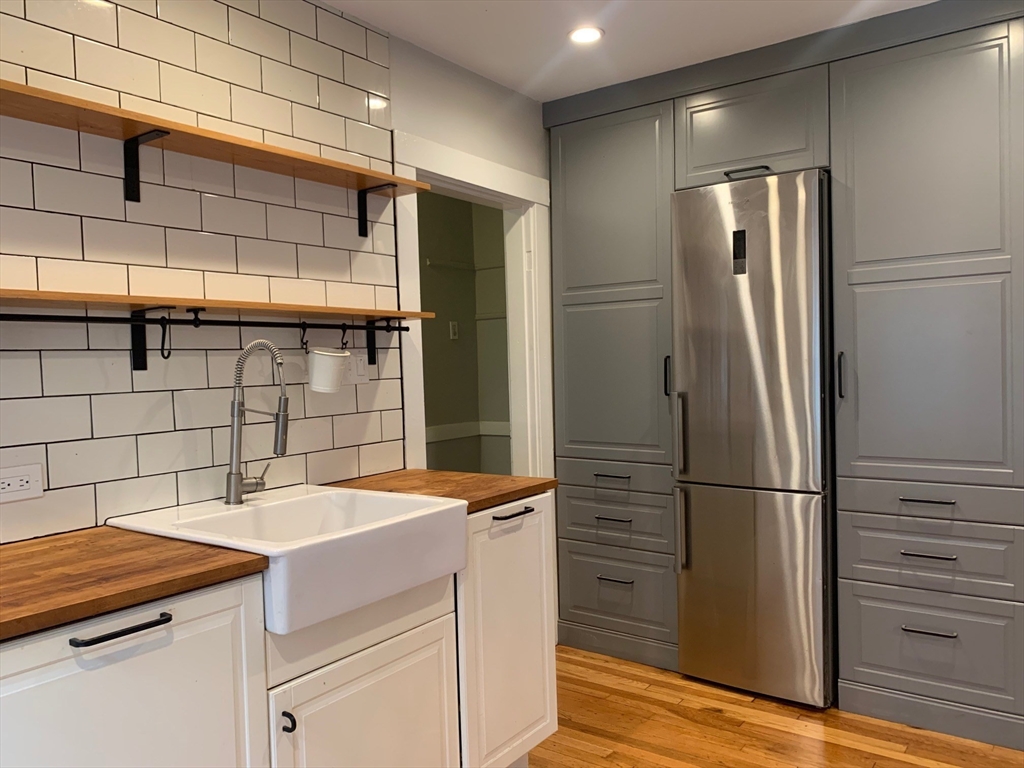 29 Gibson Street, Unit 2L Boston, MA 02122 - Photo 3 of 11
