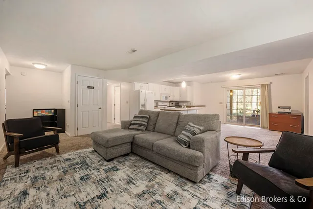 $599,000 | 11488 Cameron Avenue, Allendale, MI 49401