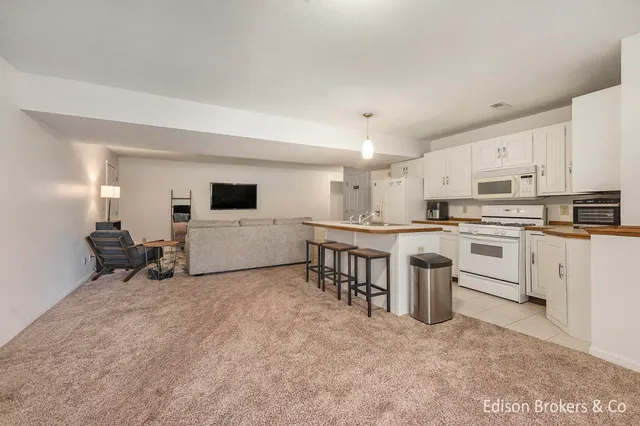 $599,000 | 11488 Cameron Avenue, Allendale, MI 49401