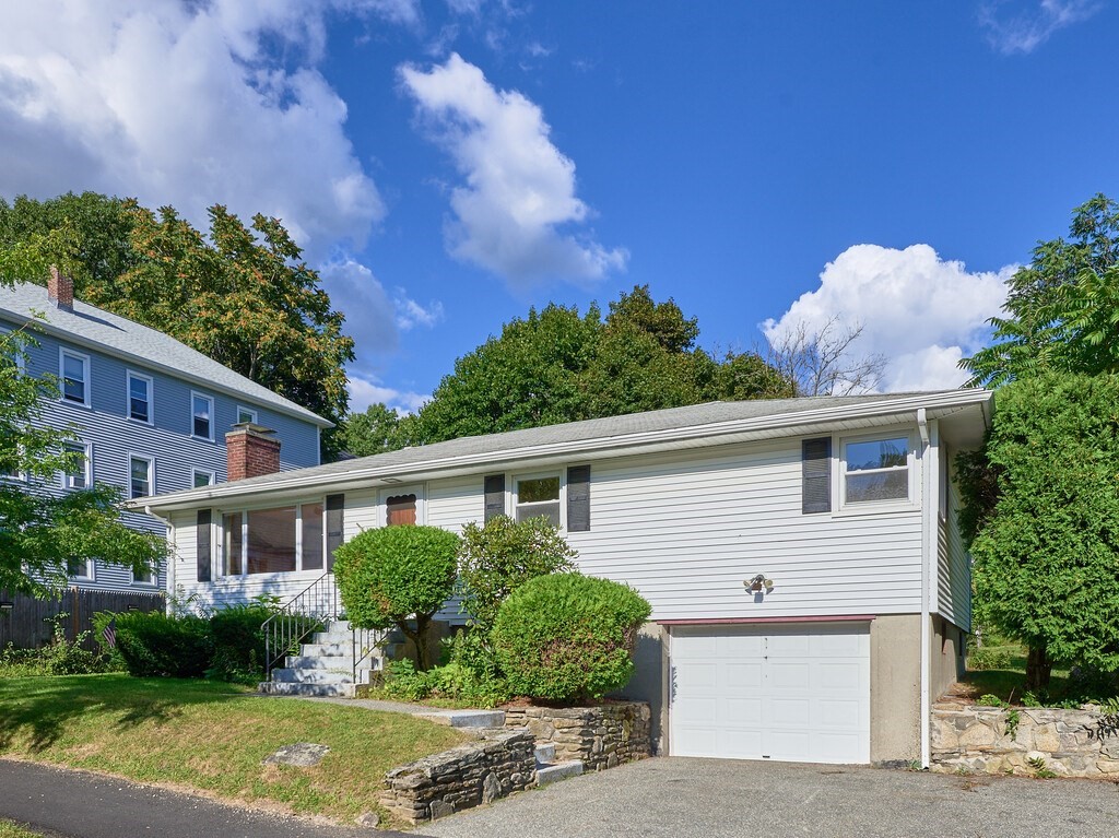 28 Superior Road Worcester, MA 01604 - Photo 1 of 41 Gallery Image 1