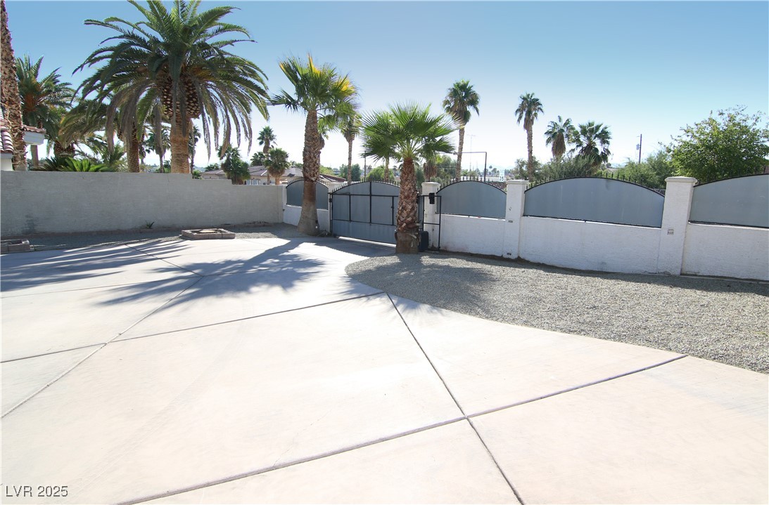 3222 East Viking Road Las Vegas, NV 89121 - Photo 37 of 38 Lots of Space for Parking