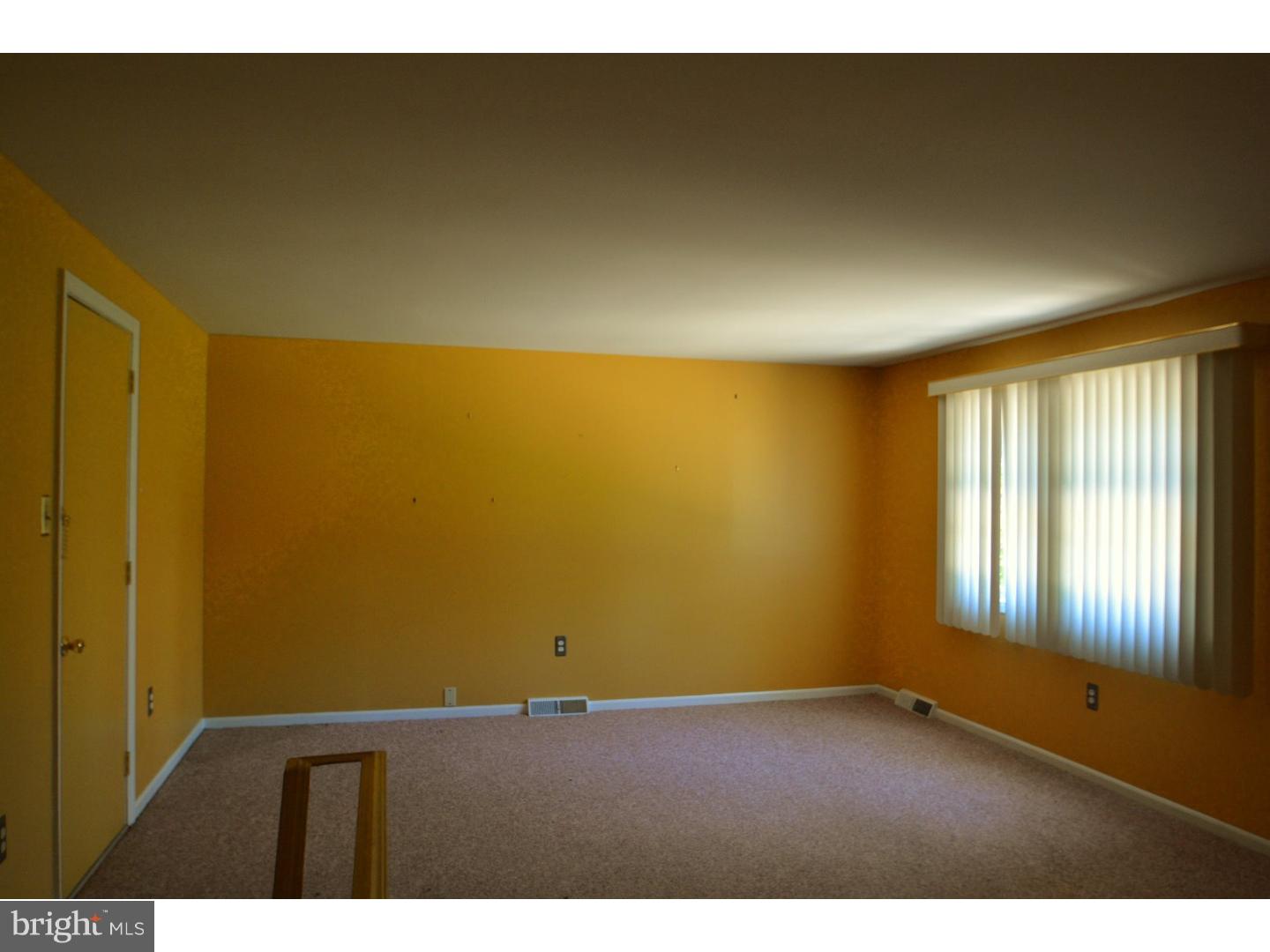 108 Morrison Road New Castle, DE 19720 - Photo 8 of 25 Family Room