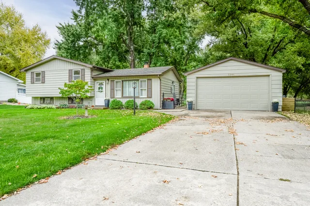 $285,000 | 1246 Adams Drive, St. Joseph, MI 49085