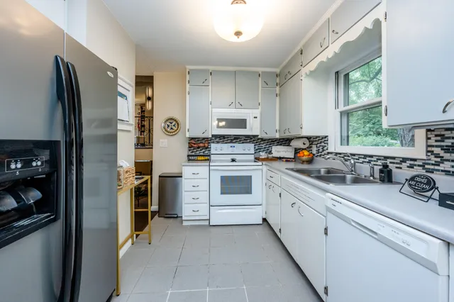 $285,000 | 1246 Adams Drive, St. Joseph, MI 49085