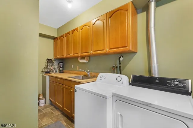 $749,000 | 79 Fairfield Avenue, West Caldwell, NJ 07006