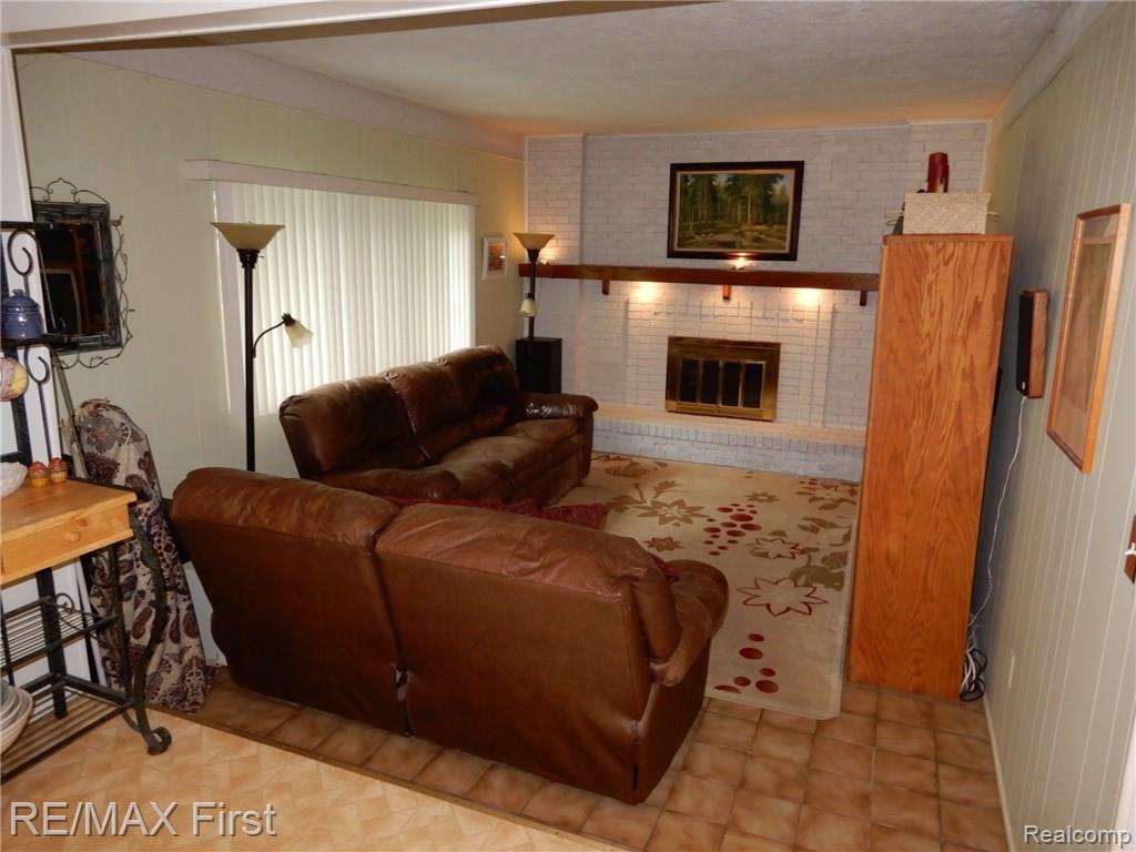 4837 Burke Court Sterling Heights, MI 48310 - Photo 4 of 24