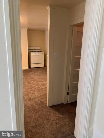 a view of empty room with window