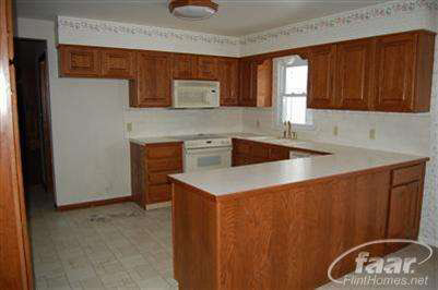 5334 North Belsay Road Flint, MI 48506 - Photo 6 of 14 20165854-5.JPG