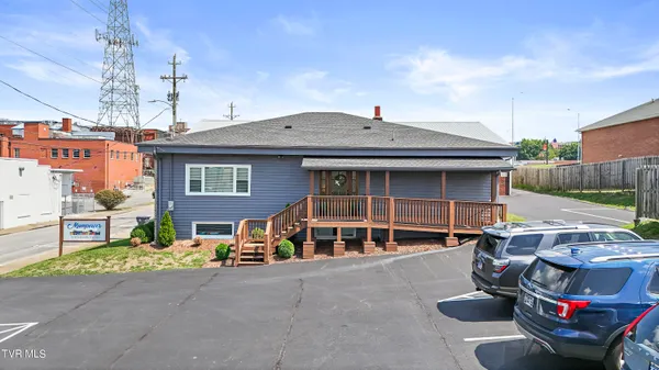$2,300 | 630 Broad Street, Unit 2, Bristol, TN 37620