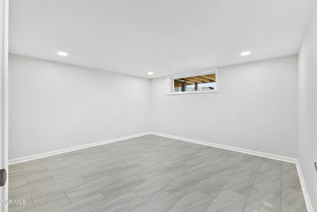 $2,300 | 630 Broad Street, Unit 2, Bristol, TN 37620