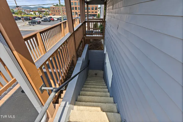 $2,300 | 630 Broad Street, Unit 2, Bristol, TN 37620