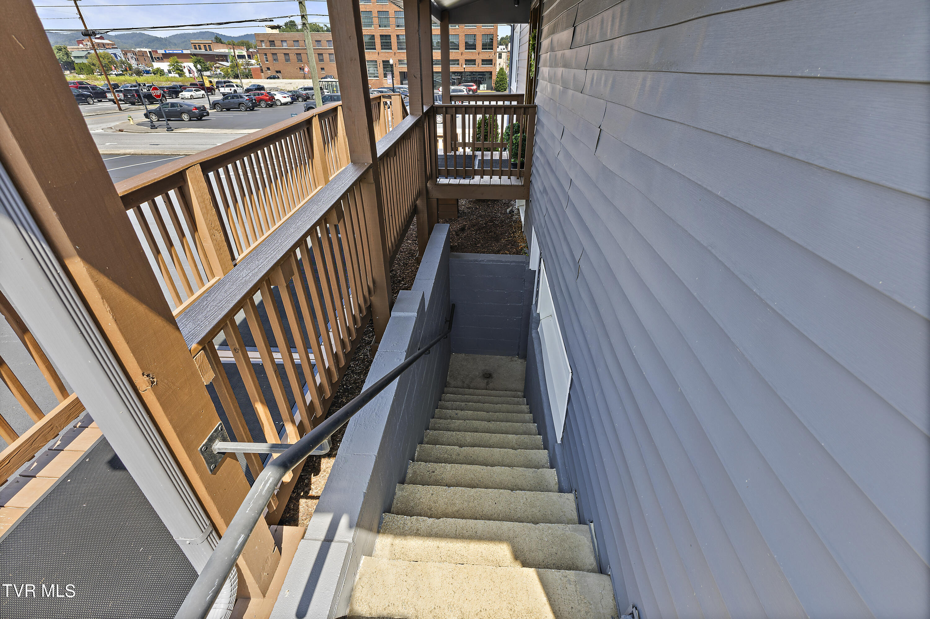 630 Broad Street, Unit 2 Bristol, TN 37620 - Photo 20 of 32 128A1203