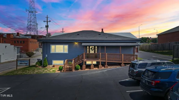 $2,300 | 630 Broad Street, Unit 2, Bristol, TN 37620