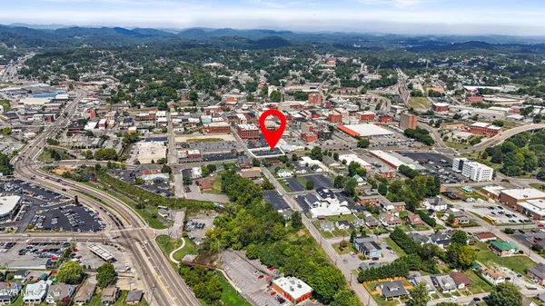 $2,300 | 630 Broad Street, Unit 2, Bristol, TN 37620