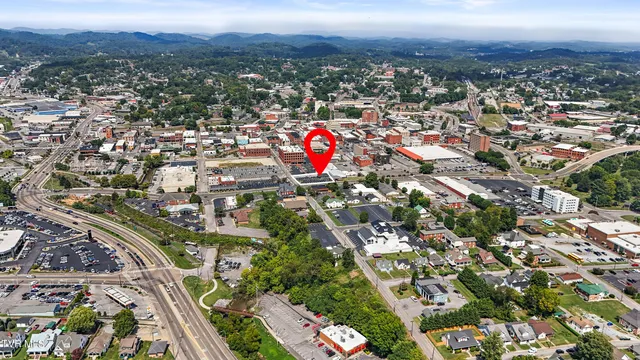 $2,300 | 630 Broad Street, Unit 2, Bristol, TN 37620