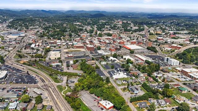 $2,300 | 630 Broad Street, Unit 2, Bristol, TN 37620