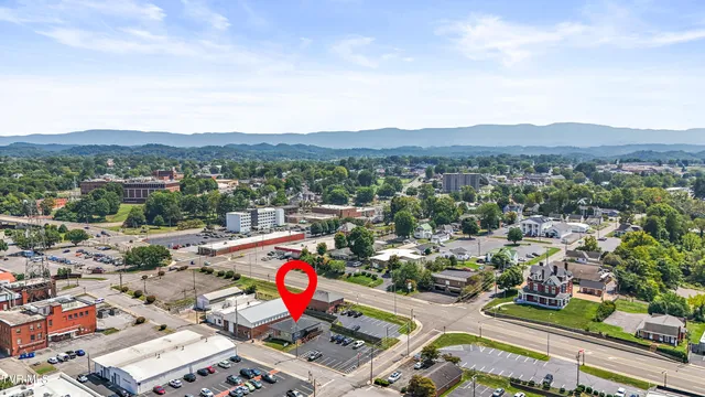 $2,300 | 630 Broad Street, Unit 2, Bristol, TN 37620