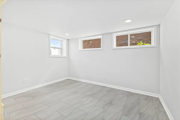 $2,300 | 630 Broad Street, Unit 2, Bristol, TN 37620