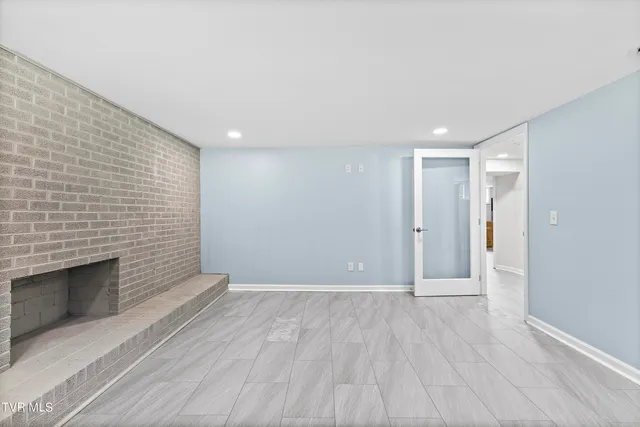 $2,300 | 630 Broad Street, Unit 2, Bristol, TN 37620