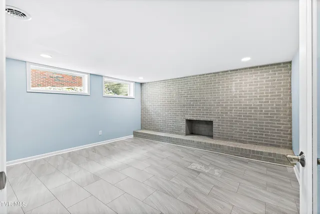 $2,300 | 630 Broad Street, Unit 2, Bristol, TN 37620