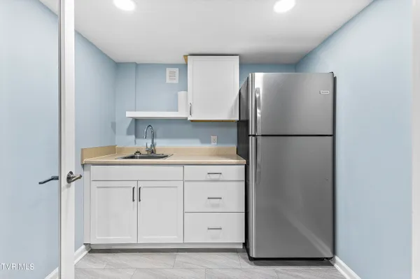 $2,300 | 630 Broad Street, Unit 2, Bristol, TN 37620