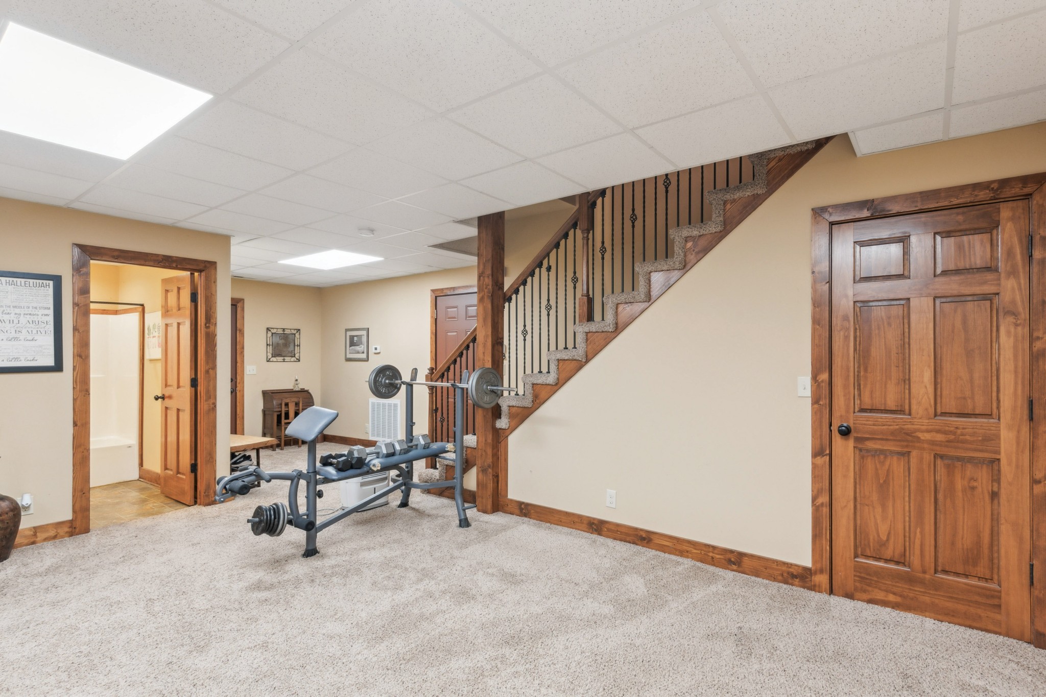 4455 Tarsus Road Palmyra, TN 37142 - Photo 36 of 38 a view of hall way with furniture and entryway
