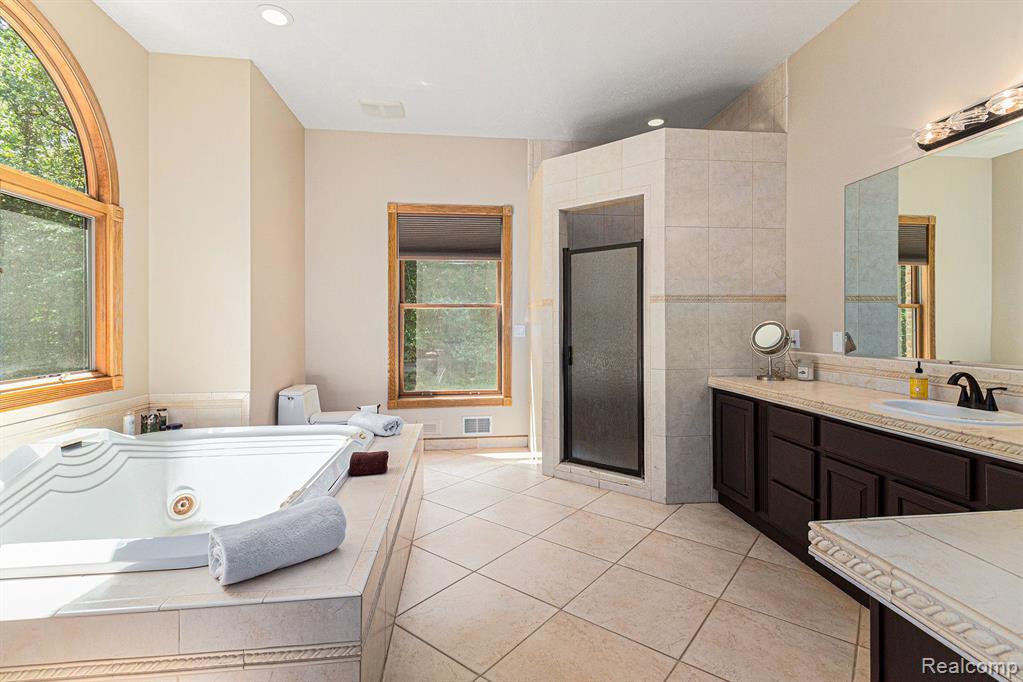 8400 Wiggins Road Howell, MI 48855 - Photo 15 of 55