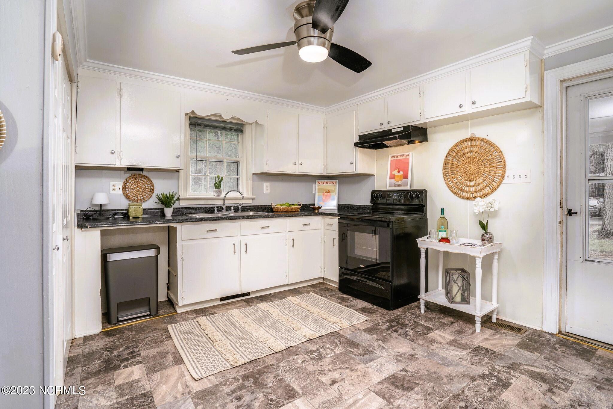 1036 Gay Road Rocky Mount, NC 27801 - Photo 5 of 31 Kitchen