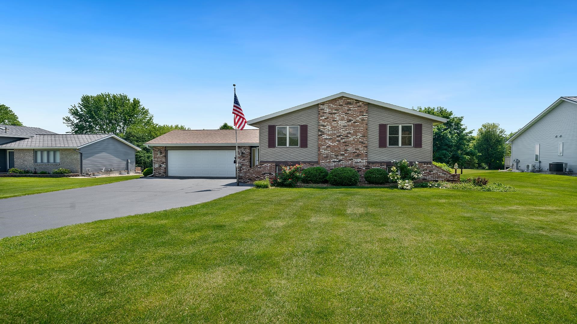 1320 Lake Summerset Road Davis, IL 61019 - Photo 1 of 44 Gallery Image 1