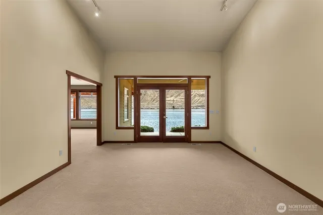 $1,550,000 | 7405 Us Highway, Wenatchee, WA 98801