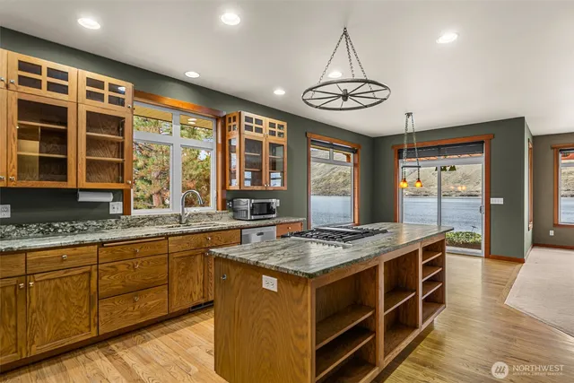 $1,550,000 | 7405 Us Highway, Wenatchee, WA 98801