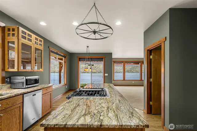 $1,550,000 | 7405 Us Highway, Wenatchee, WA 98801