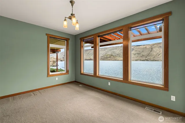 $1,550,000 | 7405 Us Highway, Wenatchee, WA 98801