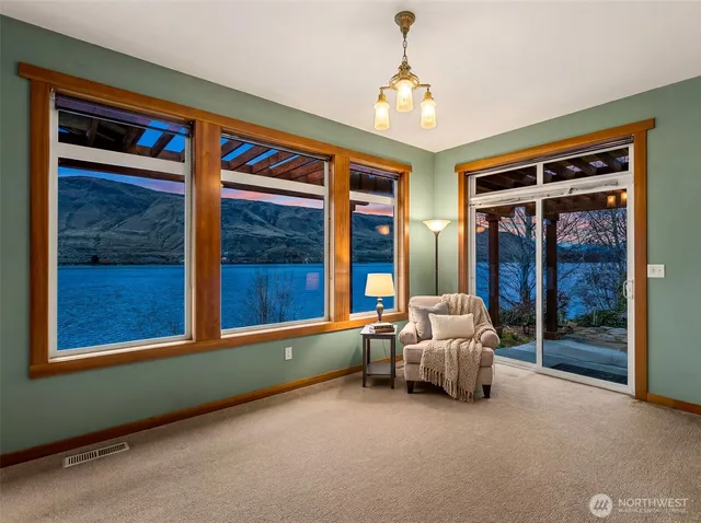 $1,550,000 | 7405 Us Highway, Wenatchee, WA 98801