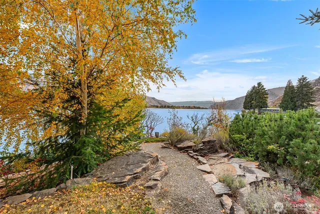 $1,550,000 | 7405 Us Highway, Wenatchee, WA 98801