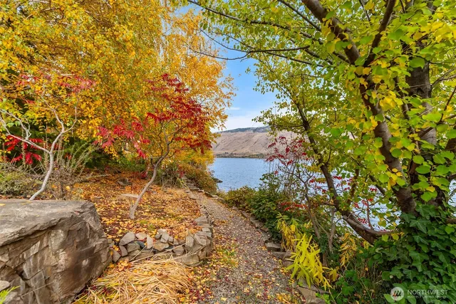 $1,550,000 | 7405 Us Highway, Wenatchee, WA 98801