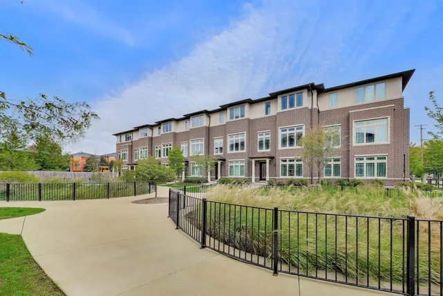 $649,000 | 17 Forest Avenue, River Forest, IL 60305