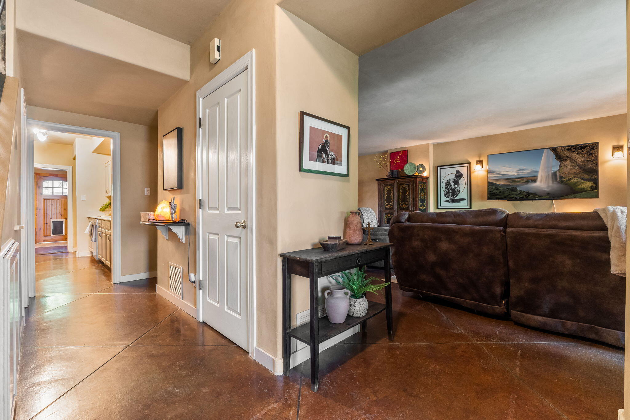 336 Los Ranchos Road Northwest Albuquerque, NM 87107 - Photo 8 of 54 Gallery Image 8