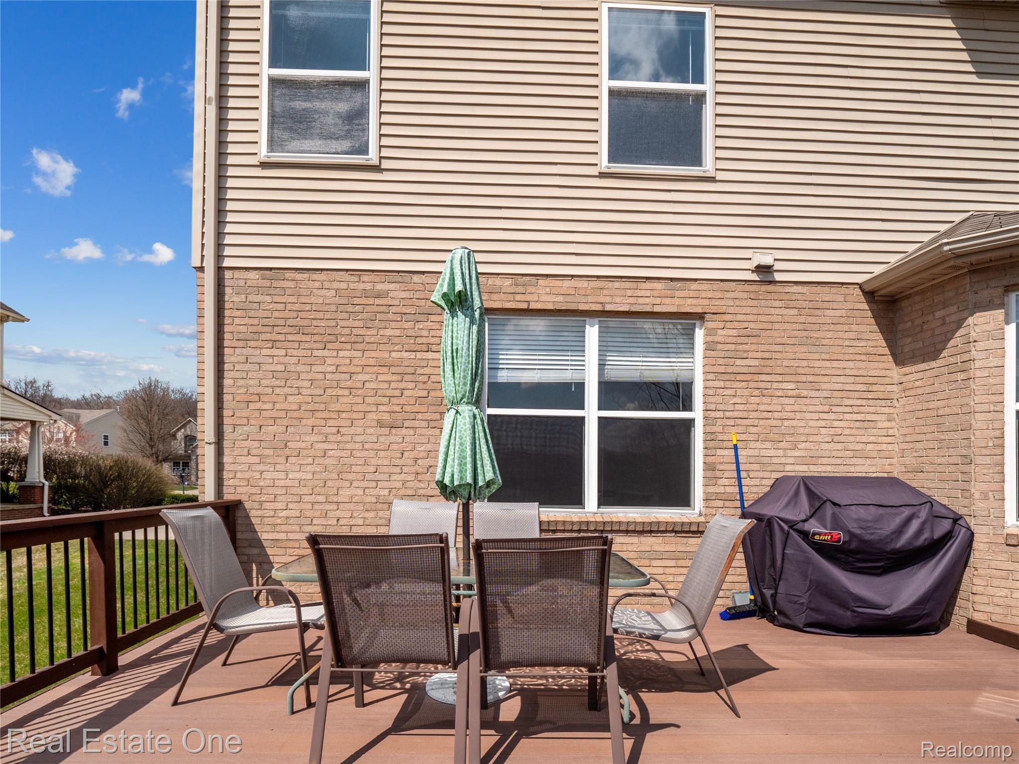 3597 Everett Drive Rochester, MI 48307 - Photo 47 of 57 Deck View.jpg