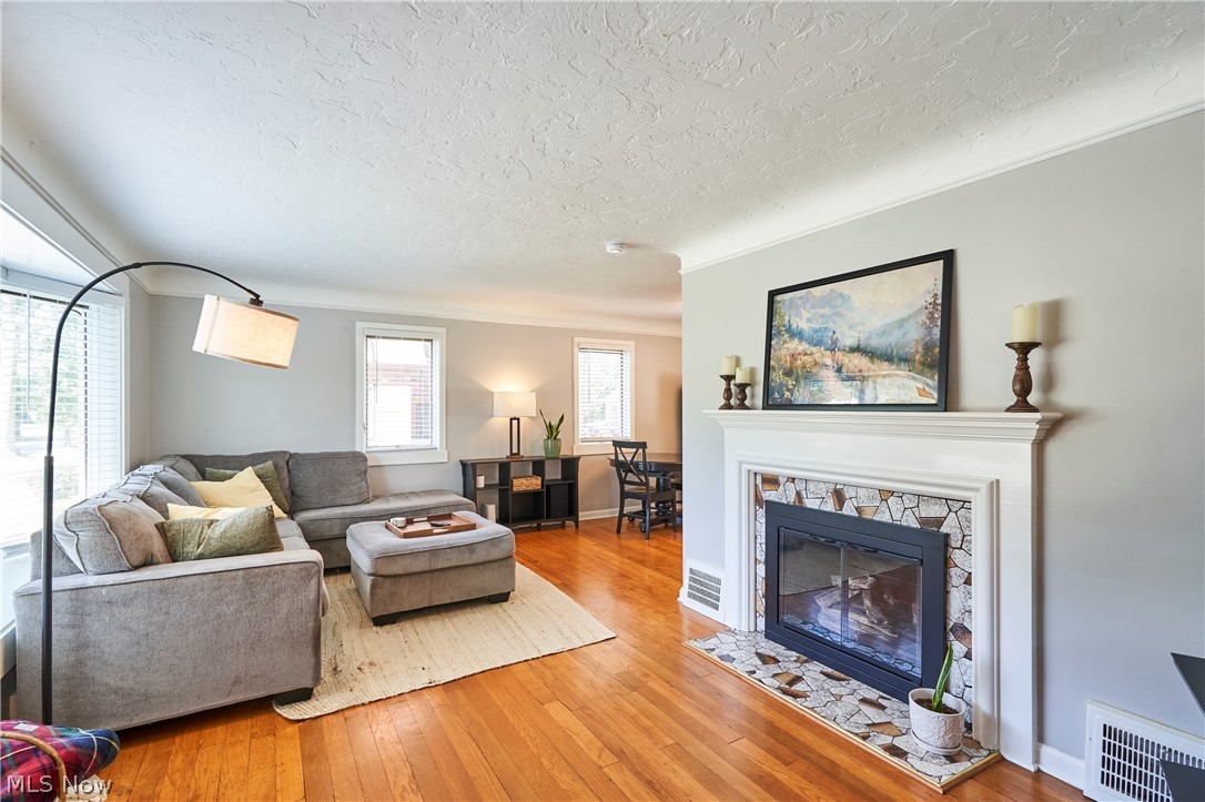 5215 Mayview Road Lyndhurst, OH 44124 - Photo 4 of 27 Fireplaced Living room