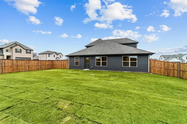 $388,795 | 607 Frst Hvn Drive, Van Alstyne, TX 75495