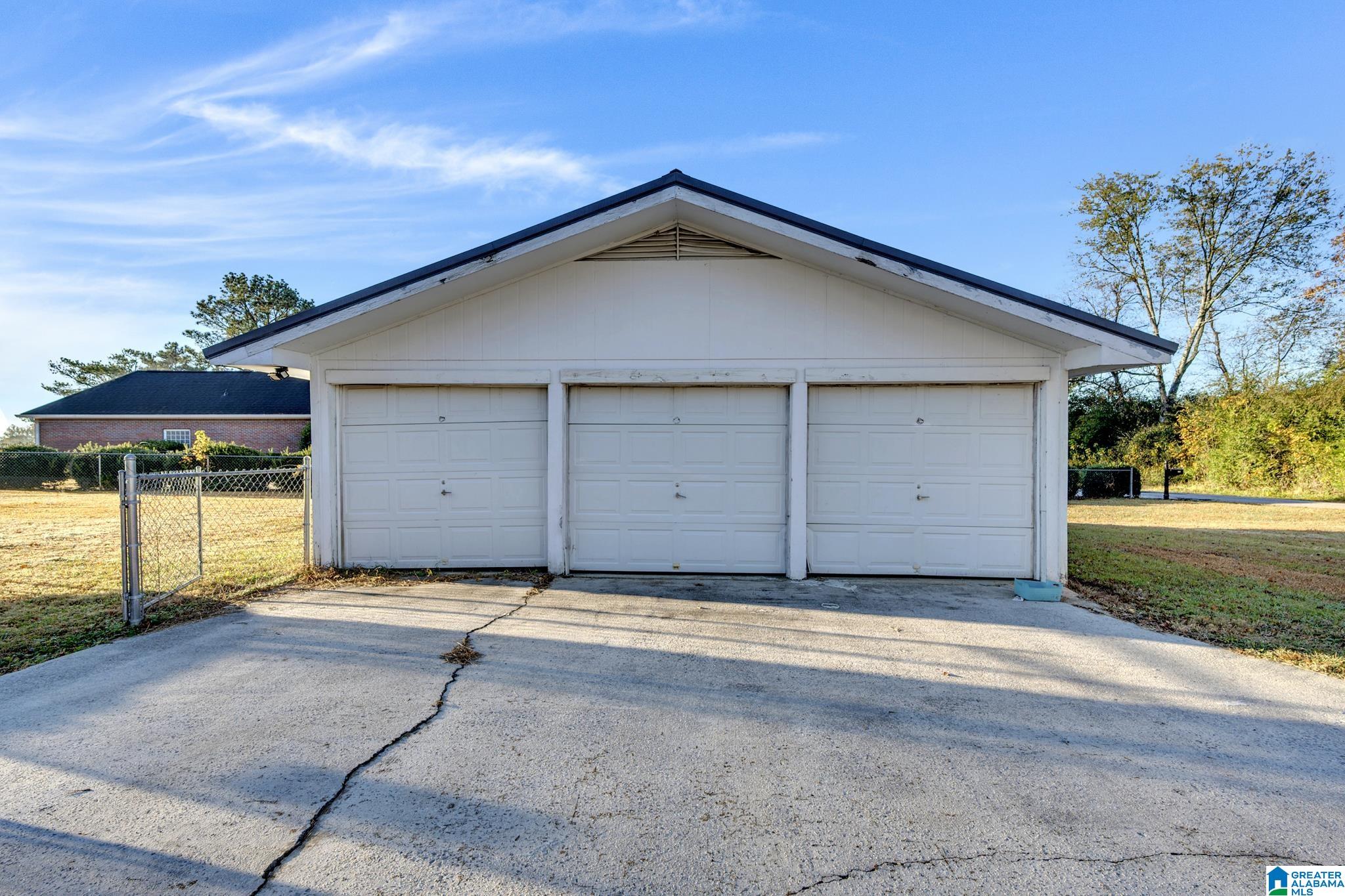 300 Baker Street Warrior, AL 35180 - Photo 39 of 44
