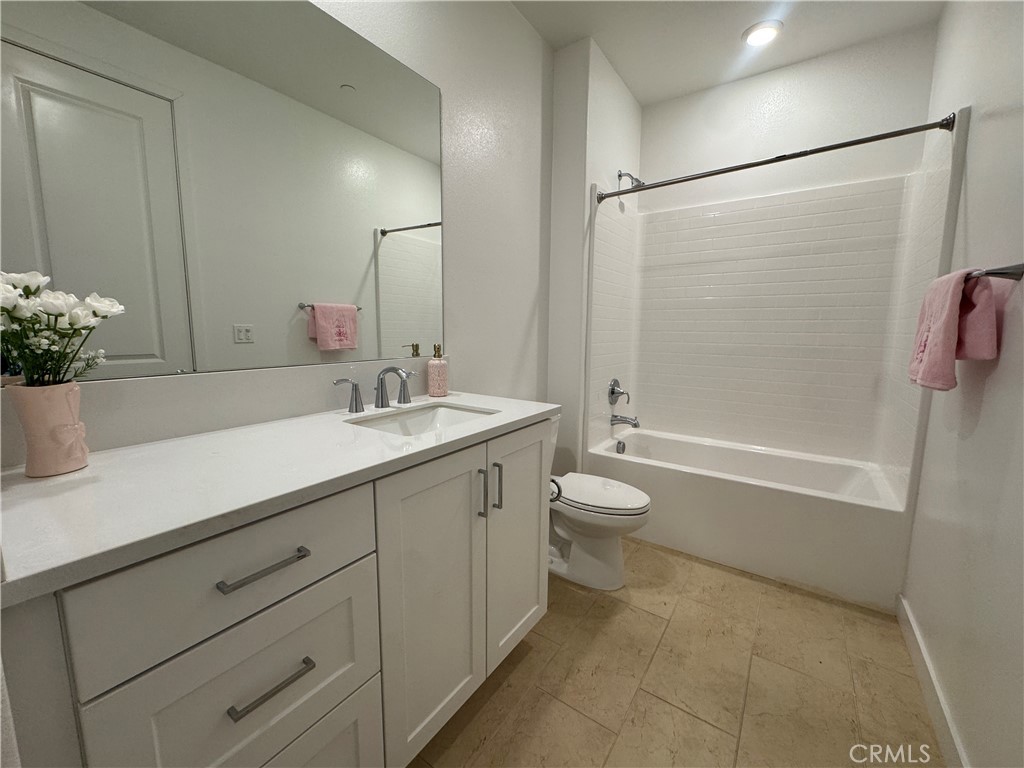 106 Restore Irvine, CA 92618 - Photo 14 of 33 2nd bath