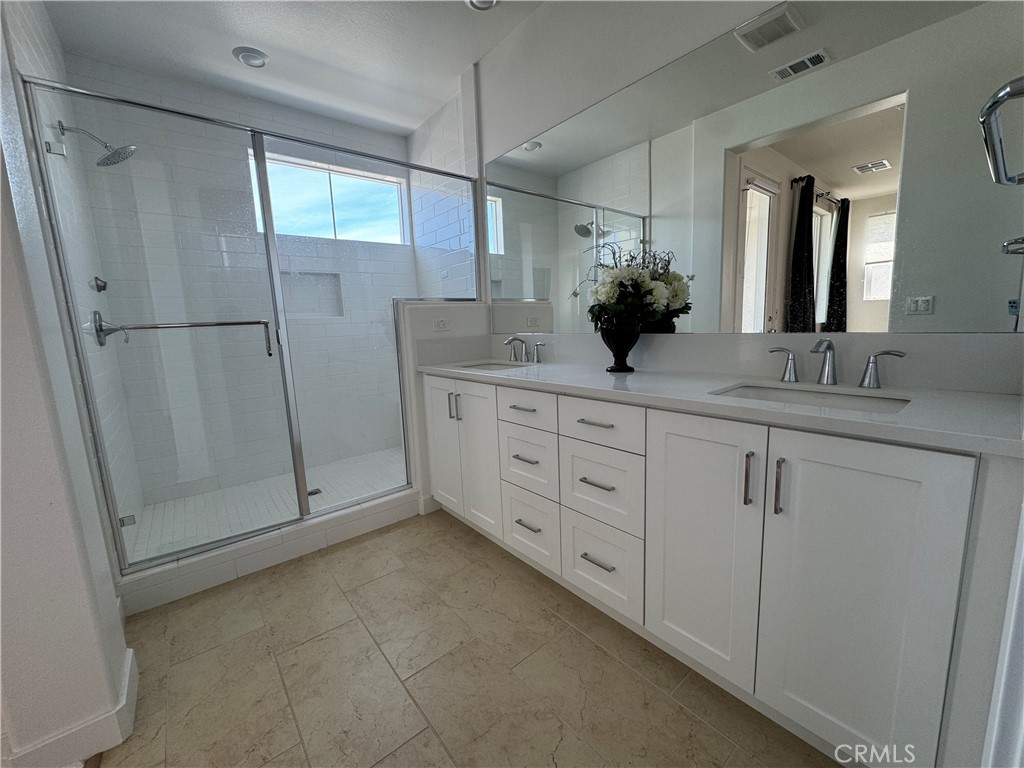 106 Restore Irvine, CA 92618 - Photo 9 of 33 primary bath