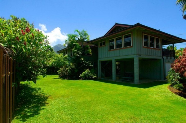 4895 Weke Road Hanalei, HI 96714 - Photo 4 of 21 a front view of a house with a yard